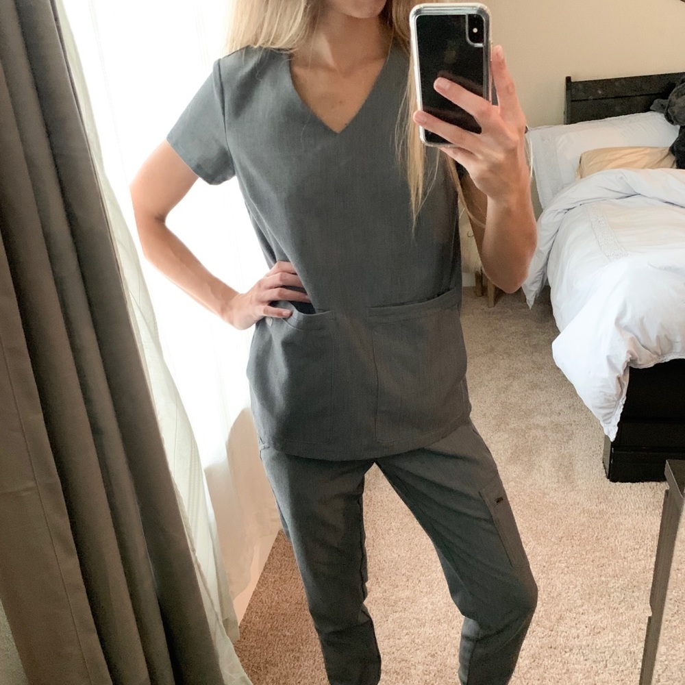 Figs graphite Cusco oversized pocket scrub top